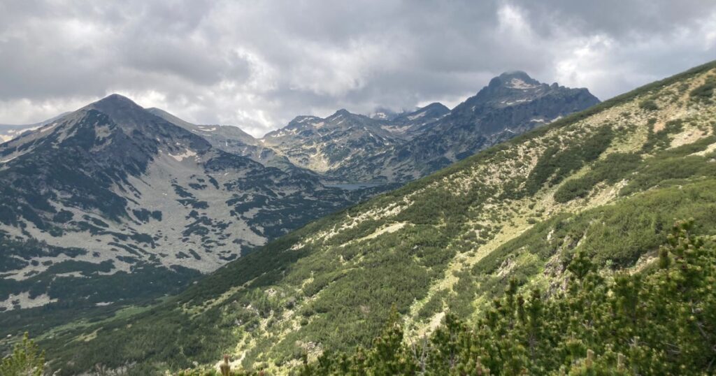 Issue 67 bansko mountains